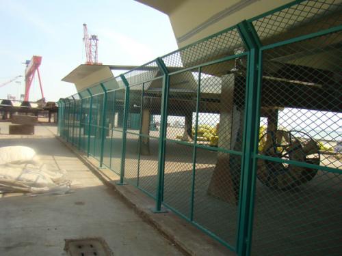 公路護欄網(wǎng)案例